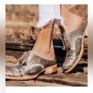 Freebird Women's Size 6 Malena Grey Leather Stacked Block Heel Slip-On Mules